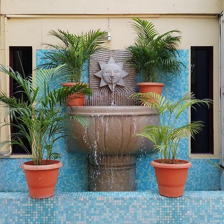 Meenakshi'S Sunshine Hotel Madurai Bagian luar foto