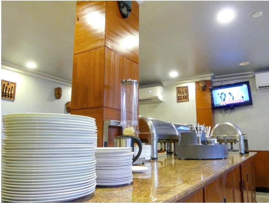 Meenakshi'S Sunshine Hotel Madurai Bagian luar foto