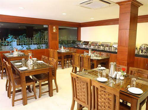 Meenakshi'S Sunshine Hotel Madurai Bagian luar foto