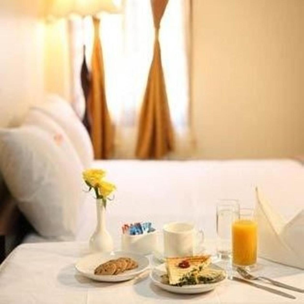 Meenakshi'S Sunshine Hotel Madurai Bagian luar foto