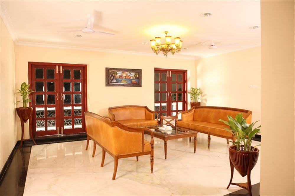 Meenakshi'S Sunshine Hotel Madurai Bagian luar foto